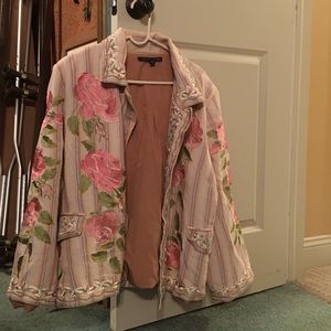 Vintage-like blazer, cute floral embroidery,3X